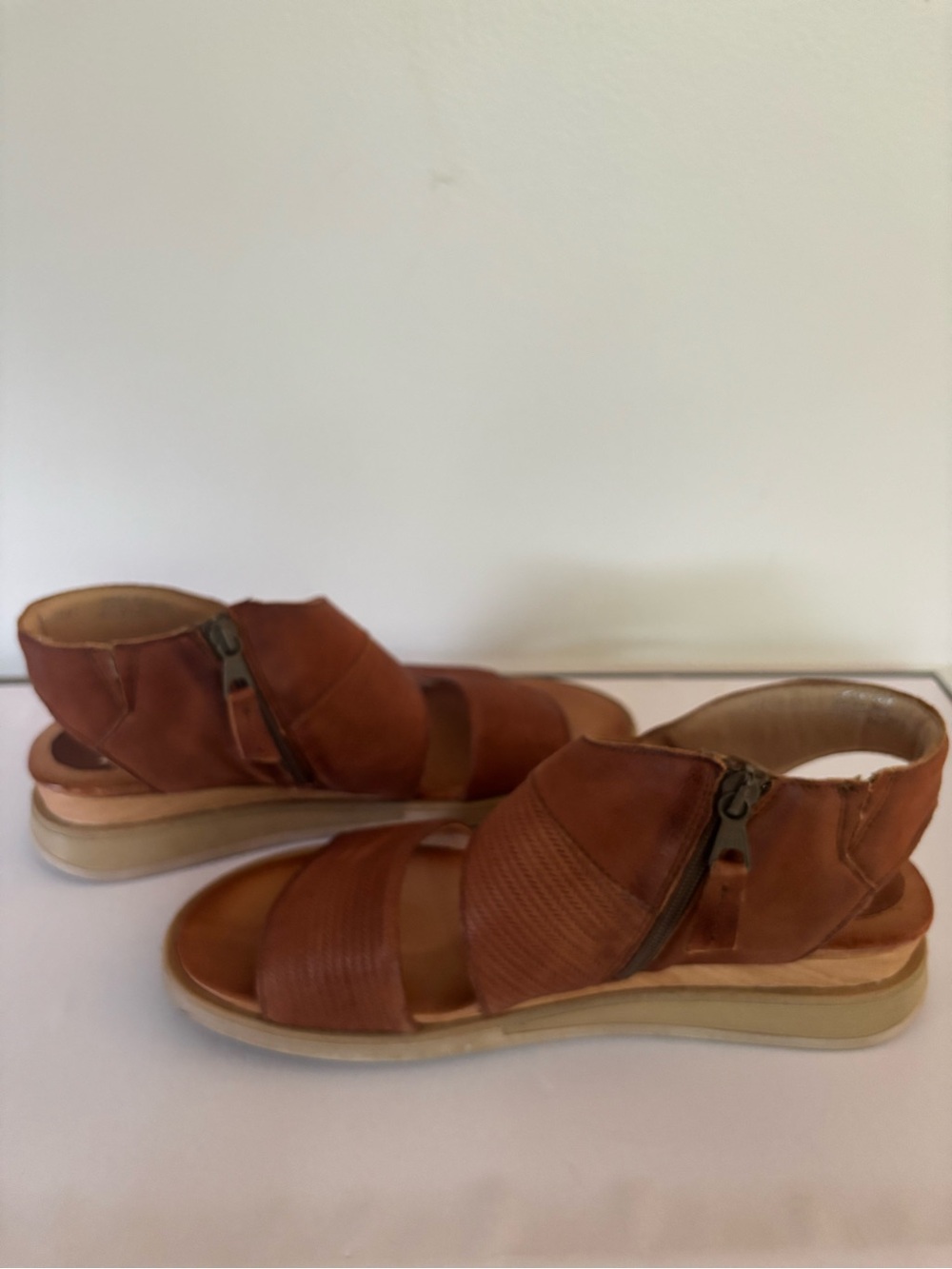 Miz Mooz NY city sandals - Picture 10 of 13